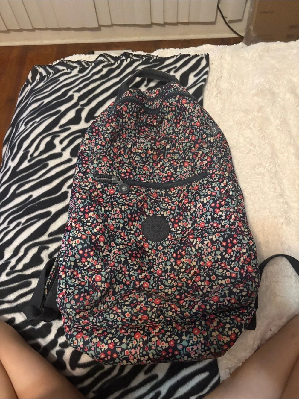 Floral Print Women's Backpack - Black Multicolor